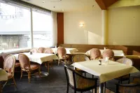 Trip7 Yuzawa Sky Onsen Hotel - Parkplatz