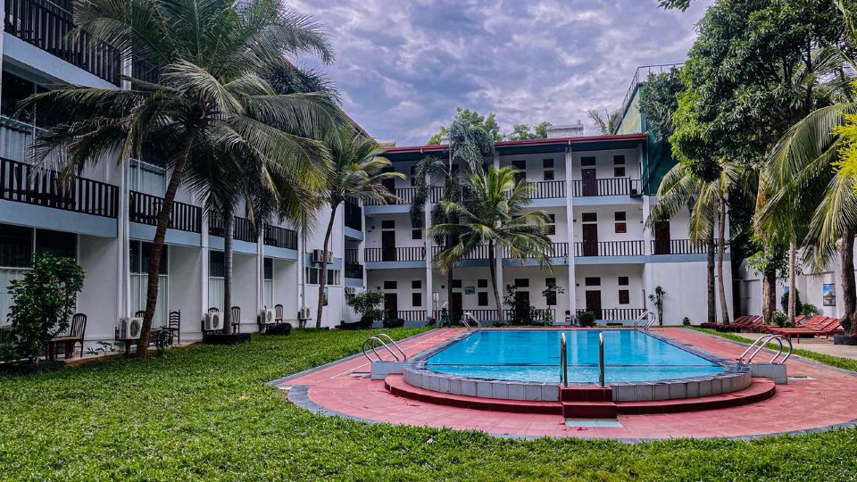 Acme Grand Hotel