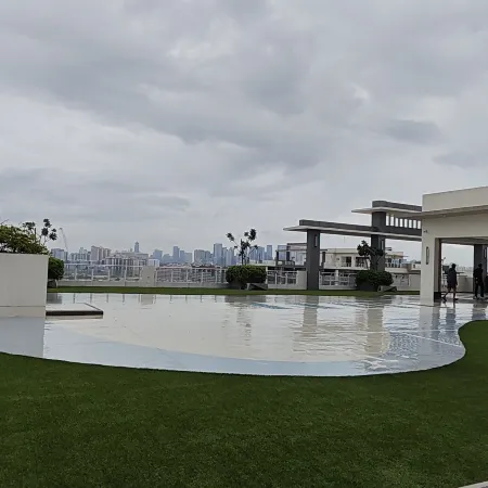 Cozy Luxe Penthouse at Acacia Estates