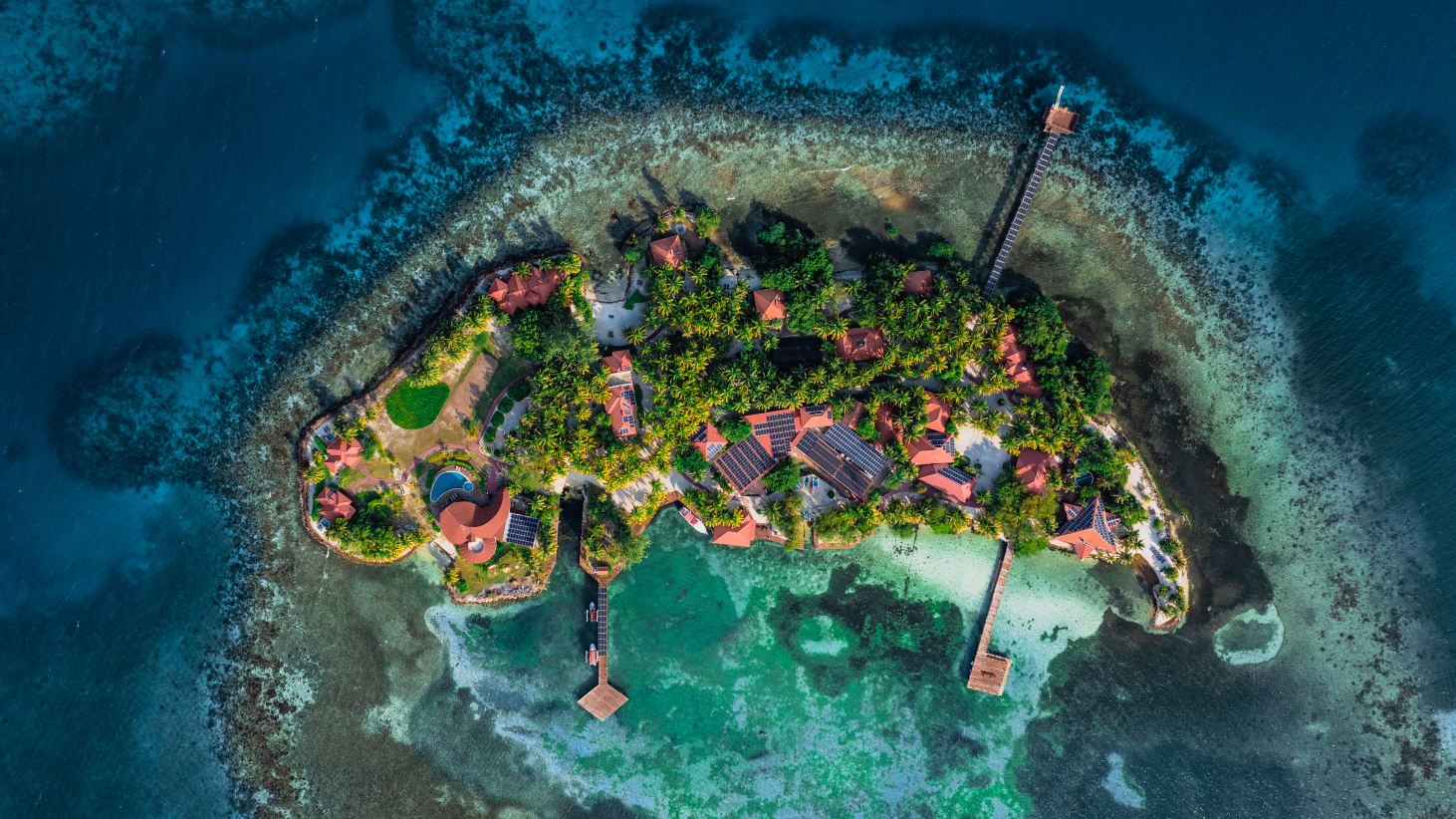 Ray Caye Resort
