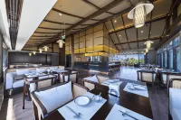 Howard Johnson Lake Serenity hot springs hotel Xichang - ที่มีบาร์