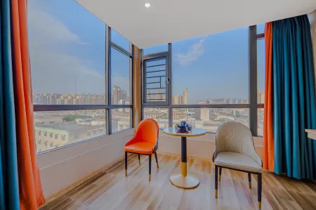 Zuoan Light Apartment (Jieyang Jiedong People's Square) Отели рядом с достопримечательностью «Jiedong People's Square»