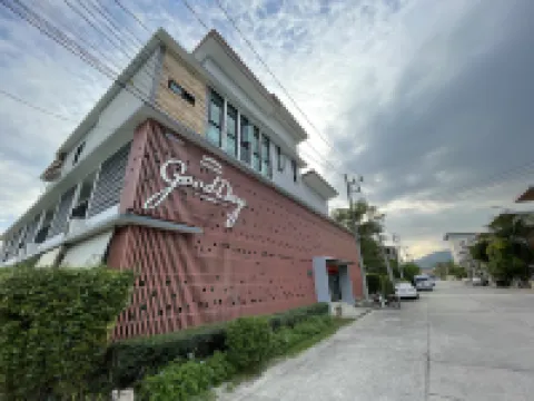 กู๊ดเดย์ ภูเก็ต บูติก เบดแอนด์เบรคฟาสต์ โรงแรมใกล้Golden Dragon,Fishing Phuket