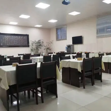 Kunlun International Hotel (Renqiu Huabei Youtian)