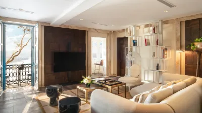Iniala Harbour House and Residences Hotels near Upper Barrakka