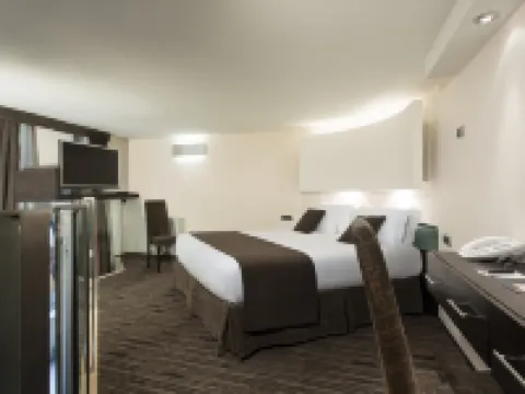 เบส เวสเทิร์น พลัส โฮเทล ยูนิเวอร์โซ โรงแรมในโรม