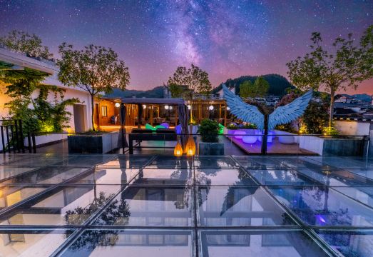 트웰브 시티 현대적 외관