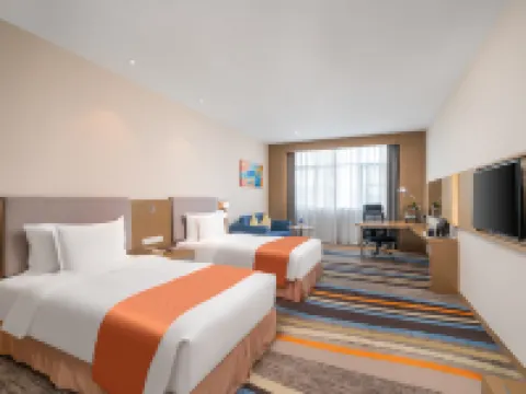 City Holiday Hotel  Guangzhou Baiyun Airport Renhe Metro Exit B Hotels in Guangzhou
