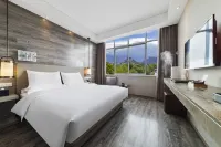 Minshan Yinqiao Hotel