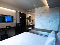 ハート ホテル ミラノ コルソ・コモ周辺のホテル
