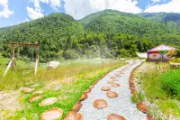 Kangding Dengba Meisu (Zhonggu Hot Spring Branch) Hotels in Zhonggu Village/Mugecuo