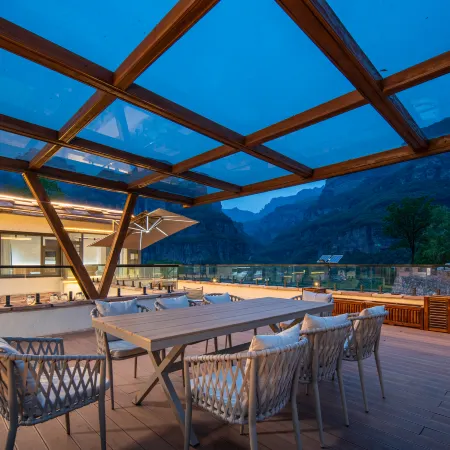 Linzhou Yishan Yishe Homestay