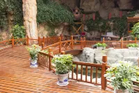 Kunshan Lushan Resort Отели рядом с достопримечательностью «Сюй Цуй (ПВД Цин Тан)»