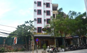 Thanh Hang Hotel Near Emerald My Dinh