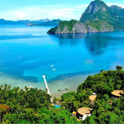 Lihim Resorts Hotel berhampiran Pantai Marimegmeg