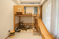 安吉柚柿你·身棲竹海親子設計師度假美宿（安吉天目山漂流店） 安吉天目山漂流附近的飯店