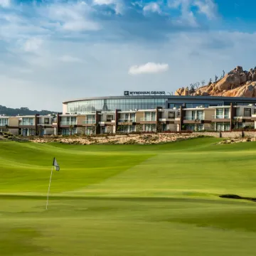 Wyndham Grand KN Paradise Cam Ranh Hotels near KN Golf Links