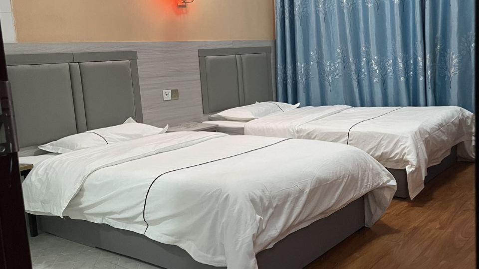 Xinlong Hotel