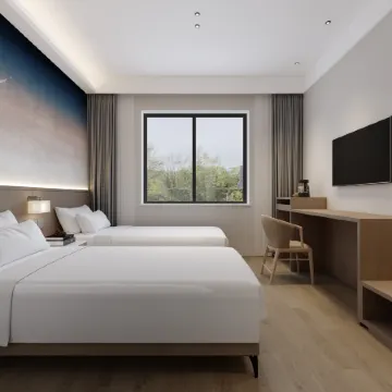 Lingyun Hotel (Linshui Middle School Hongfan Plaza)