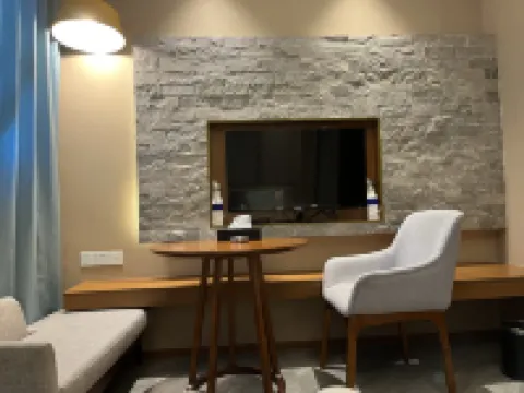 Mengyao. Sunshine Yiman Holiday Cottage (Chunxiao Wanbo Fish Resort Store)