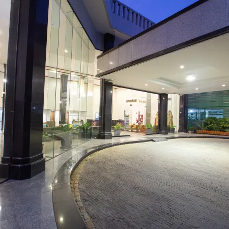 CH Hotel Отели рядом с достопримечательностью «Храм Чай Монгкол»