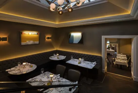 Cassidys Hotel Отели рядом с достопримечательностью «The Library Project»