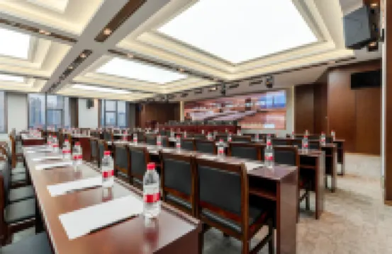 Taiyuan Qimei Xilinmen Hotel (Shele Park Tianmei Shanshan Outlet Store)