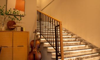 Chongqing Waltz Hotel (Xizang Middle School)