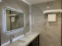 Lingqiu Pingxingguan E-sports Apartment