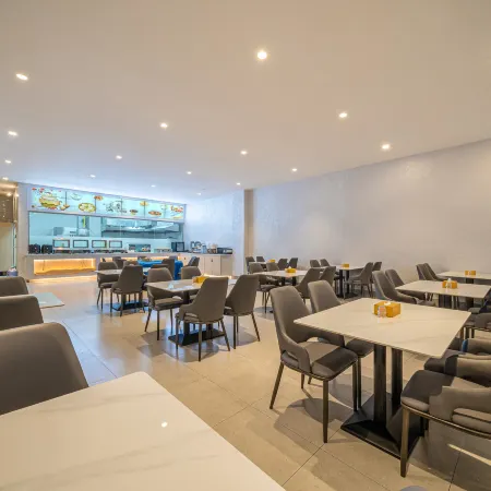 Boson Hotel (Nanning Railway Station No. 36 Middle Store)