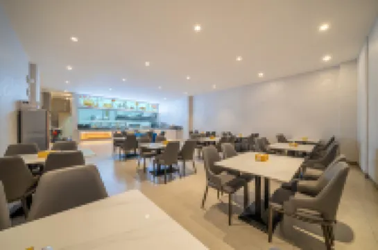 Boson Hotel (Nanning Railway Station No. 36 Middle Store)