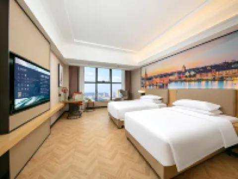 Vienna Hotel (Foshan Qiandeng Lake) Hotels near Nanhai No.1 Middle School Stadium