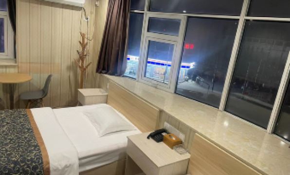 Jingjiang Zhuoya Hotel