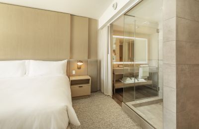 Standard King Room Yaamava' Resort & Casino at San Manuel Photo