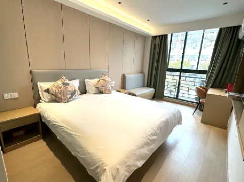 Changshu Jinshiyuan Business Hotel