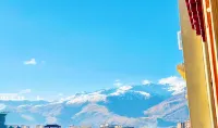 Zhumu Hotel (Ganzi Luoblin Plaza) - Mountain view