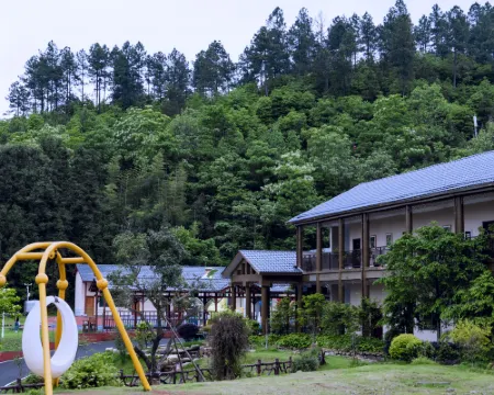 Wan'an Red Cedar Wellness Valley Homestay Hotels in Wan'an