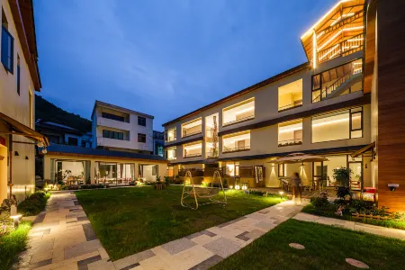 Floral Hotel·Nanchang Shanshuitan Hotel Отели рядом с достопримечательностью «Jiangxi Ming and Qing Ancient Dwelling Expo Park»