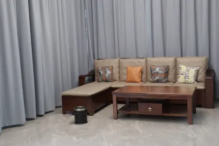 LAN YUE JU Hotel (Mount Longhu Visitor Center)