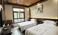 Wudang Mountain Sanfeng Daosu - pet friendly