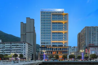Zhen an Binyue Hotel Hotels near Center Square