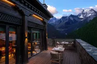 Craftsmanship·Qianqiu Snow, Daocheng Yading Scenic Hotel