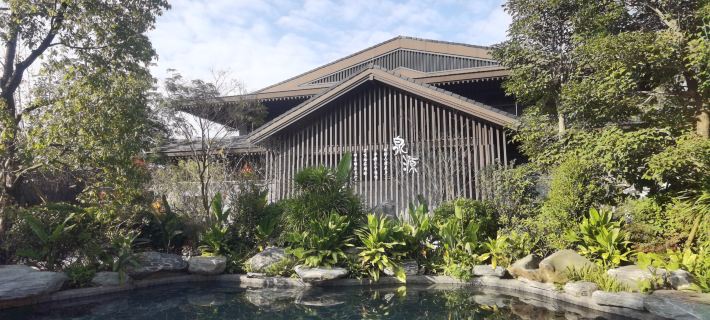 Yabo Hotel Các khách sạn ở Tân Hưng