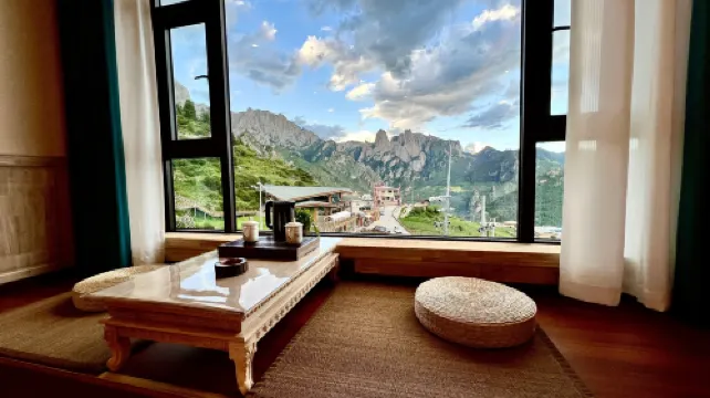 Xiangyunduan Alaya Boutique Stay (Zagana Scenic Area)