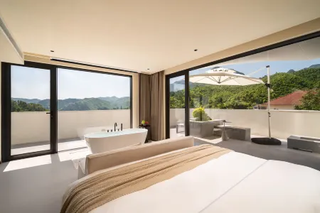 Only This · Wonderland | Pastoral Style · Anjiyu Village Private Soup Hot Spring Designer Villa Отели рядом с достопримечательностью «Jiulongxia Scenic Area»