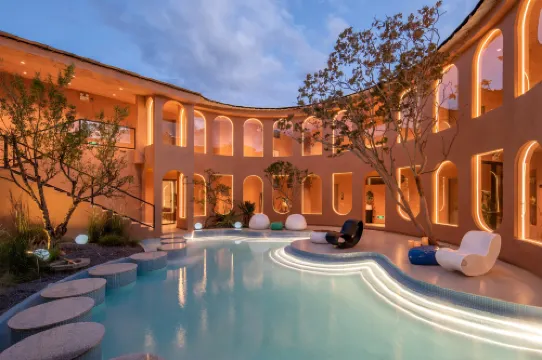 Shangri La Flowers · And You Designer Homestay