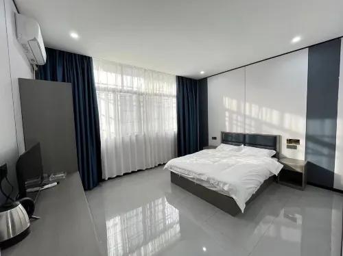 Qinchen Business Hotel