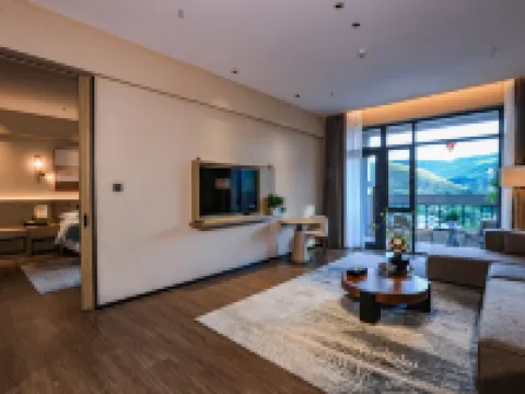 Kurdenin·Spruce Hotel Hotels in Gongliu