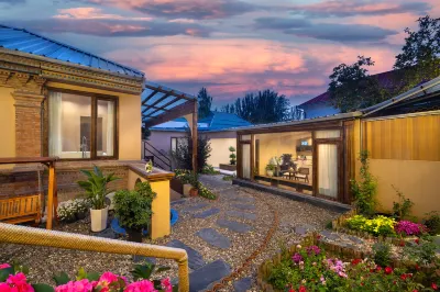 Liuxing Street Meet the Homestay Designer Homestay Отели в г. 
