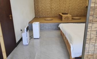 Liukong Cave Homestay (Yiyang Jinping Town Branch)